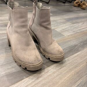 Women's Chunky Platform Chelsea Boot - Taupe